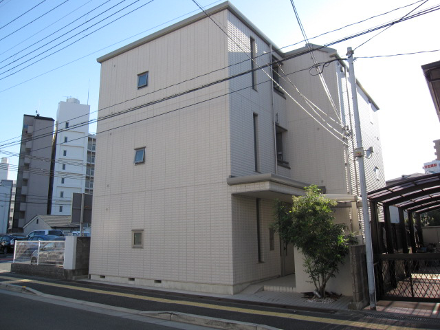 物件番号:1076710570 西明石駅徒歩6分　設備充実　オートロック付で安心　全部屋角部屋　