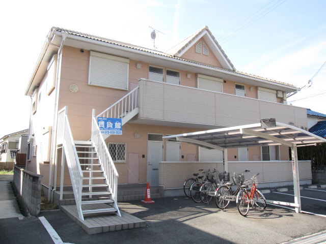 物件番号:1076711389 ペットと一緒に暮らせます　駅も近くて便利　閑静な住宅街　設備充実です