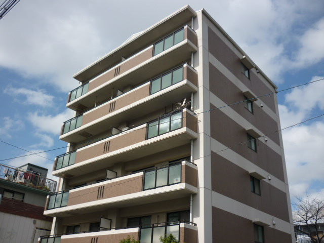 物件番号:1076709890 南向きで日当たり良好☆ 2面バルコニー駅まで3分の立地!!一見の価値あり