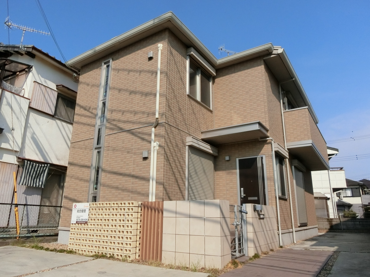 物件番号:1076717863 駐車３台可　充実の設備　一戸建てでペットと一緒にお住まいいただけます
