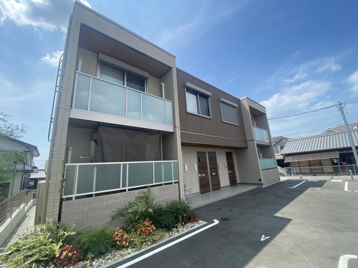 物件番号:1076739295 大手ハウスメーカー施工の築浅ハイツ　ペットOK　駐車場2台込みの賃料です