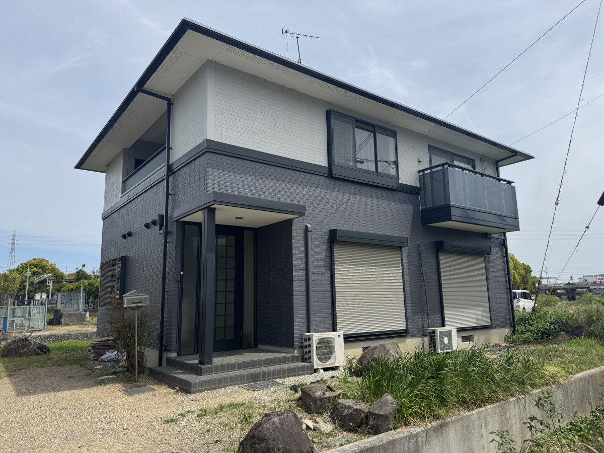 物件番号:1076745998 P２台込みの賃料　人気の一戸建てです　広々した間取りでファミリーにおススメです