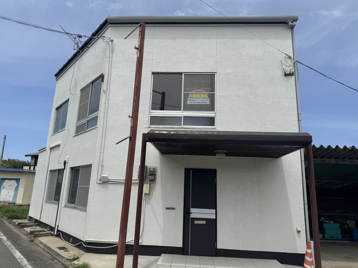 物件番号:1076745549 ペット相談可　前面リフォーム済み　設備も入替え　駐車場１台込みの賃料です