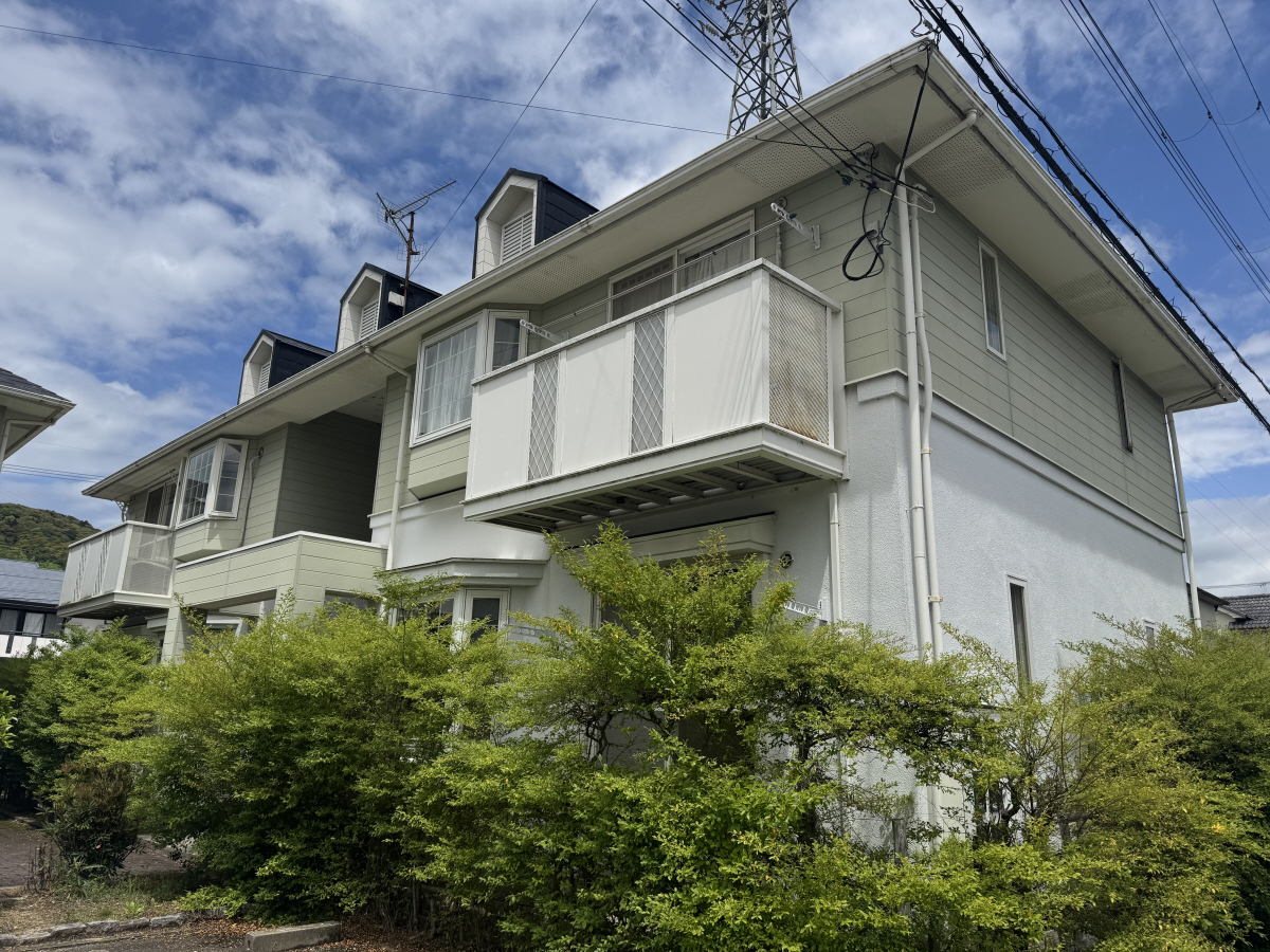 物件番号:1076737540 閑静な住宅街　ファミリー向けの間取り　駐車場１台家賃込です